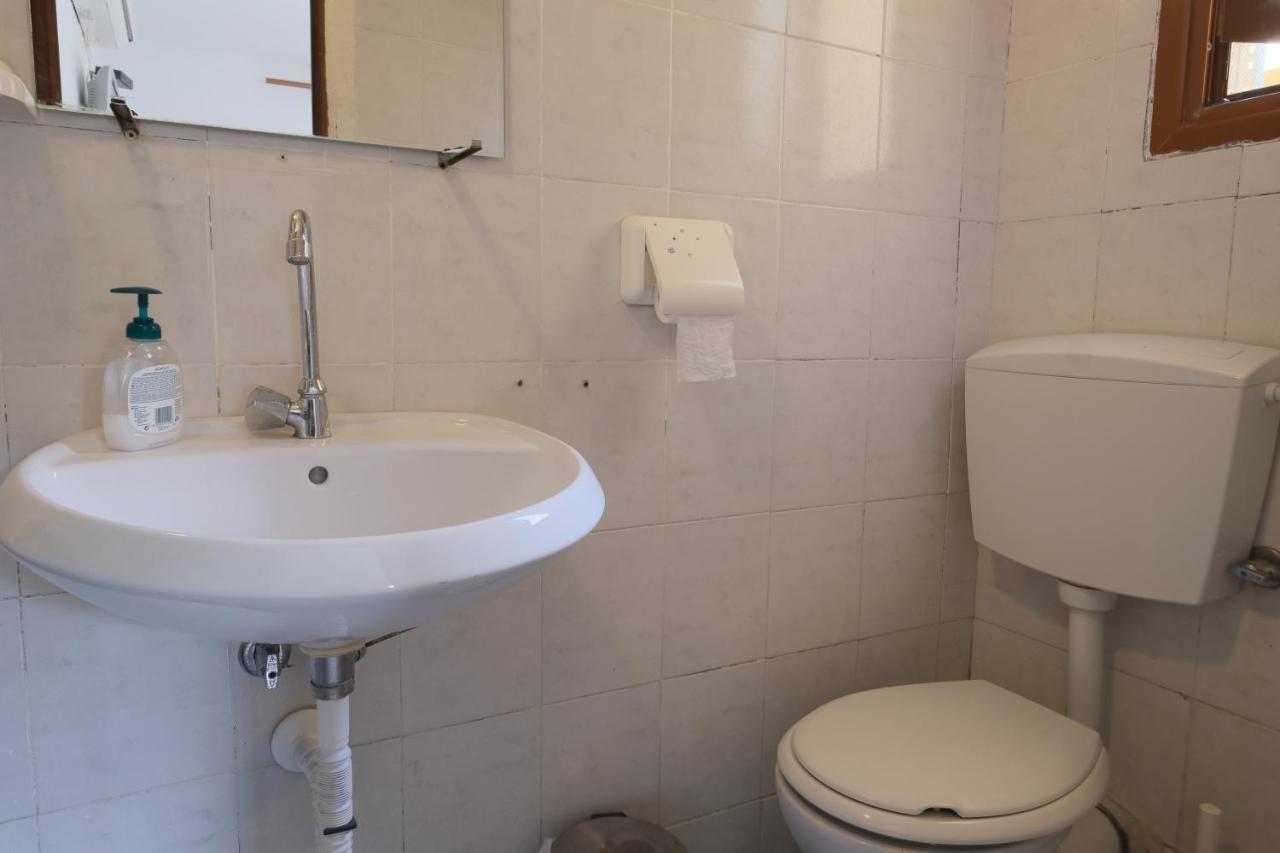 Mehilli Hotel Dhërmi Esterno foto