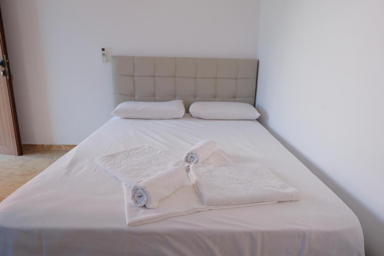 Mehilli Hotel Dhërmi Esterno foto