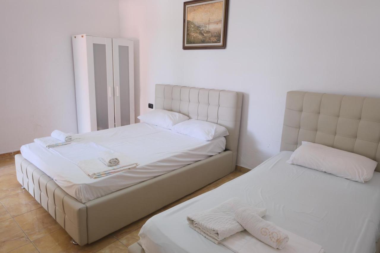 Mehilli Hotel Dhërmi Esterno foto