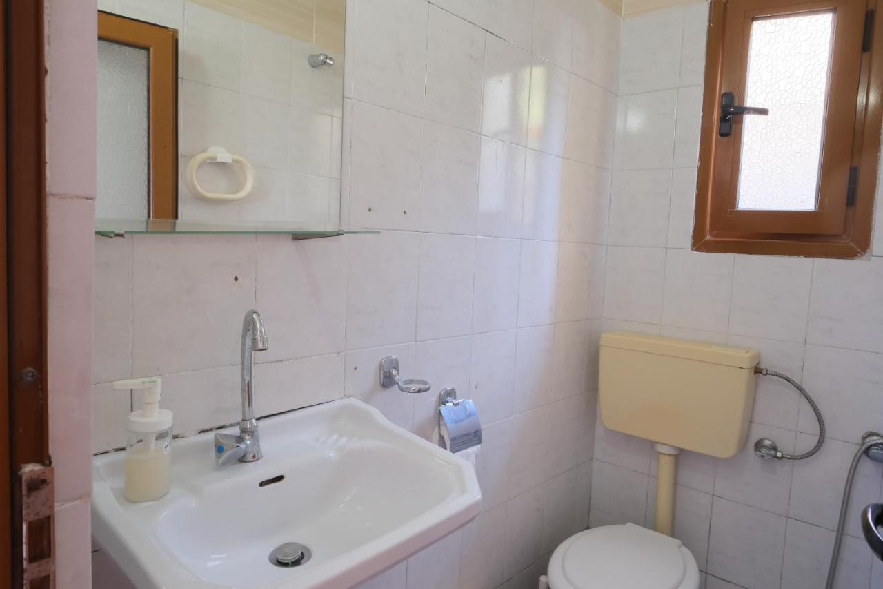 Mehilli Hotel Dhërmi Esterno foto