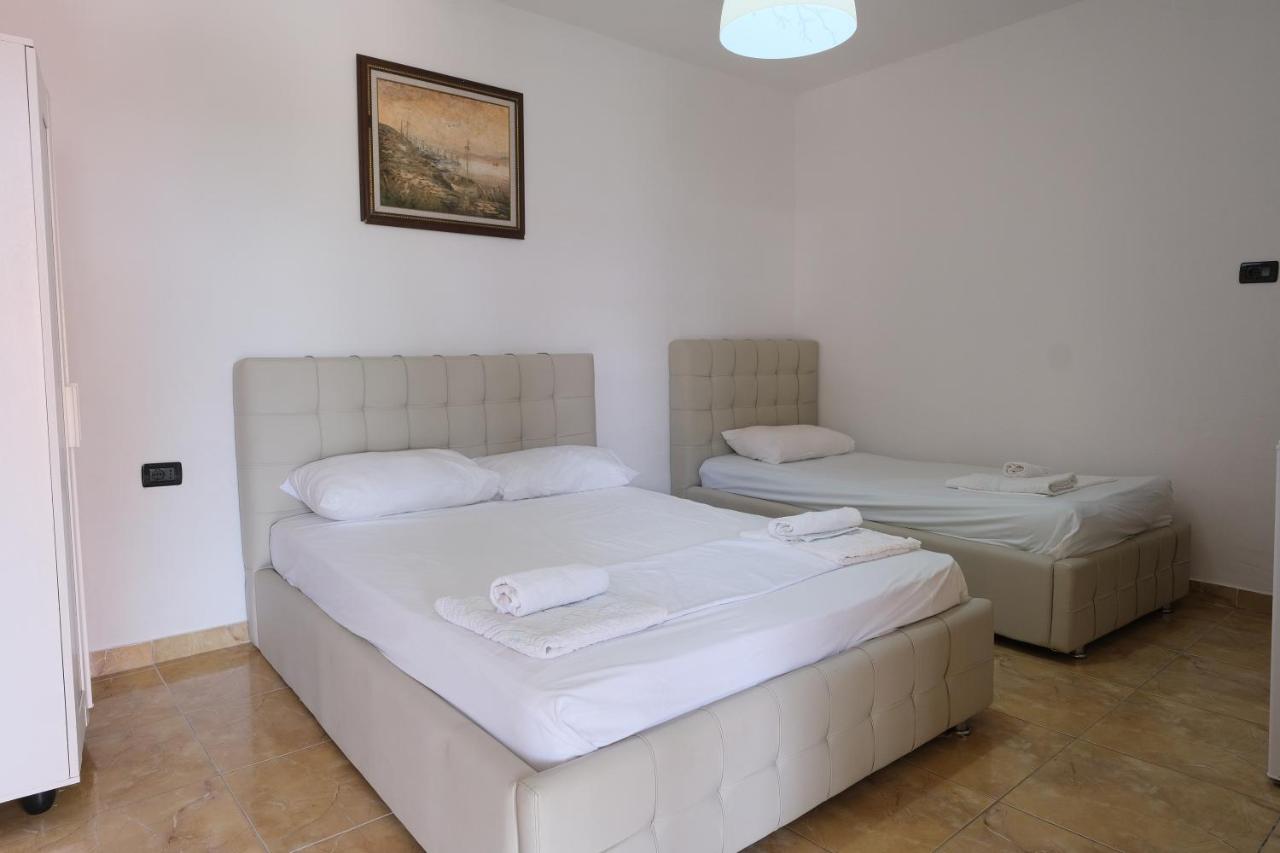 Mehilli Hotel Dhërmi Esterno foto