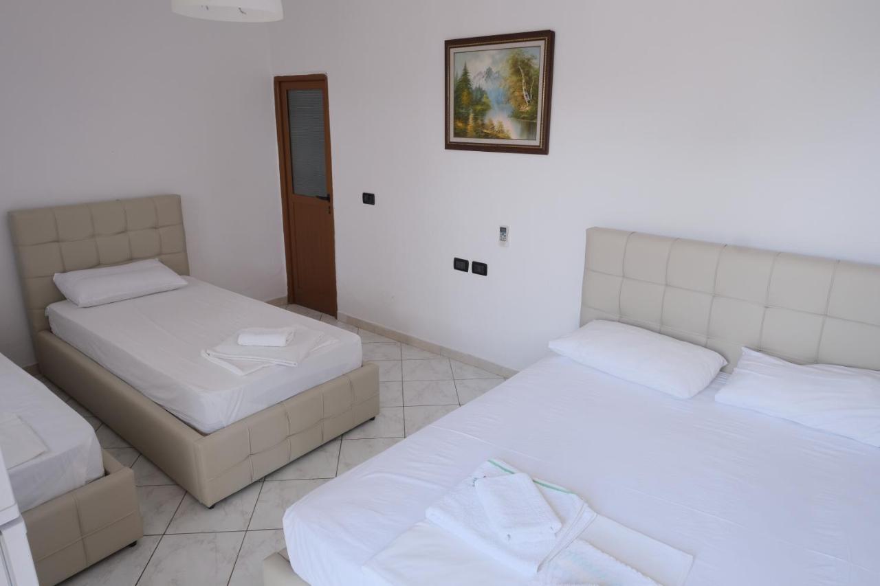 Mehilli Hotel Dhërmi Esterno foto