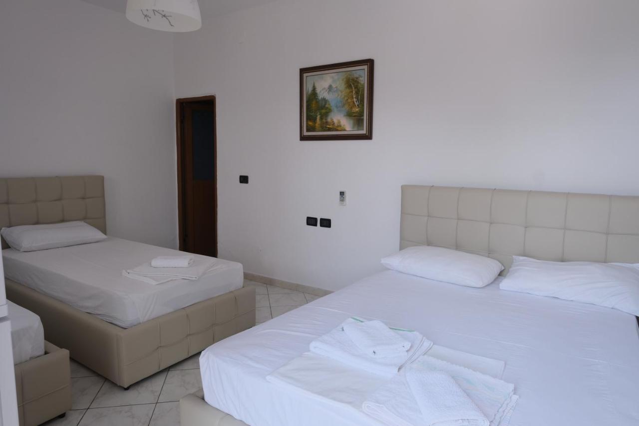 Mehilli Hotel Dhërmi Esterno foto