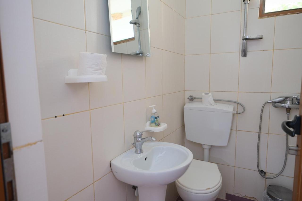 Mehilli Hotel Dhërmi Esterno foto