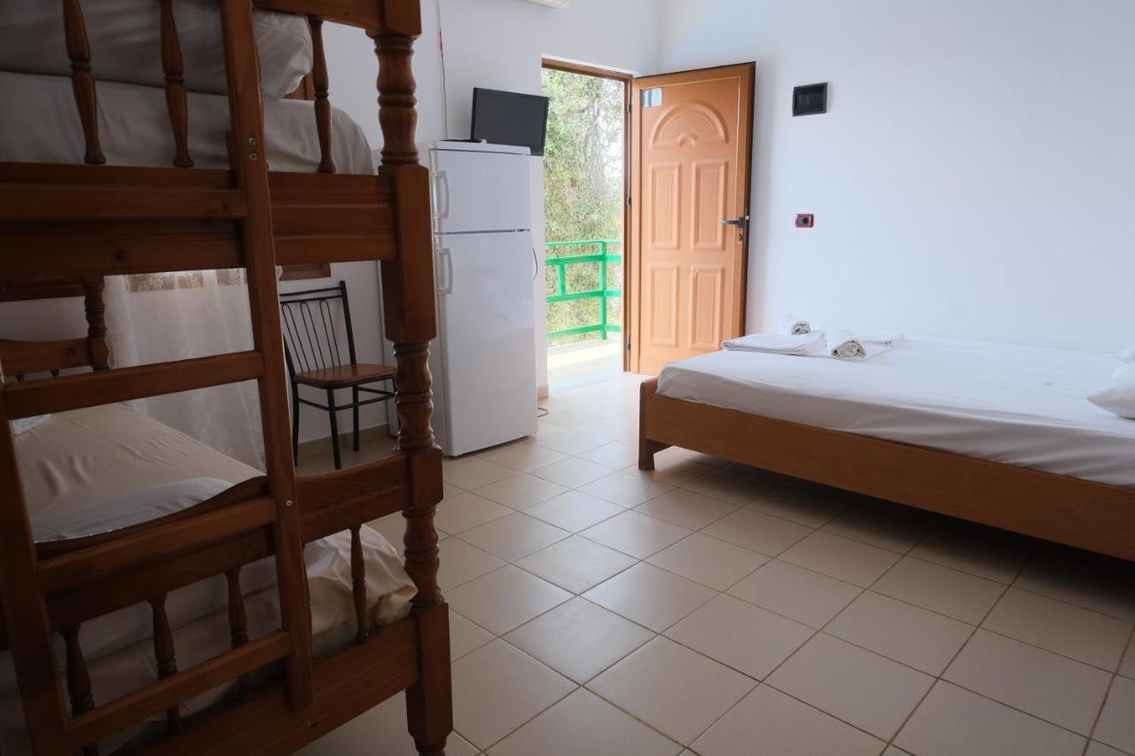 Mehilli Hotel Dhërmi Esterno foto