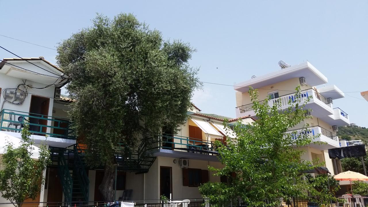 Mehilli Hotel Dhërmi Esterno foto