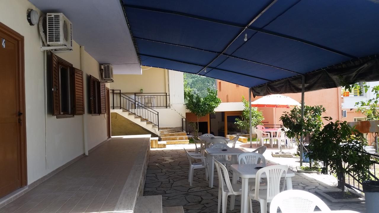 Mehilli Hotel Dhërmi Esterno foto