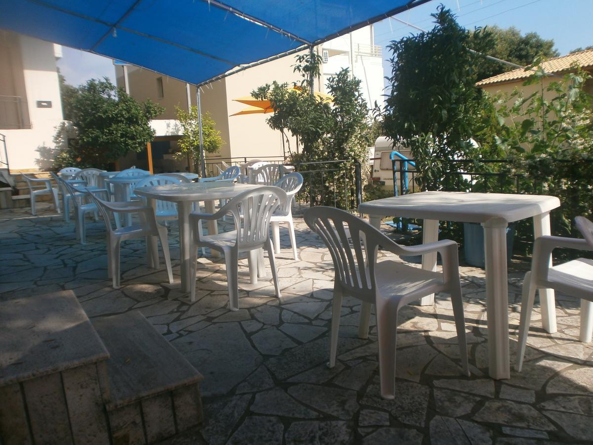 Mehilli Hotel Dhërmi Esterno foto