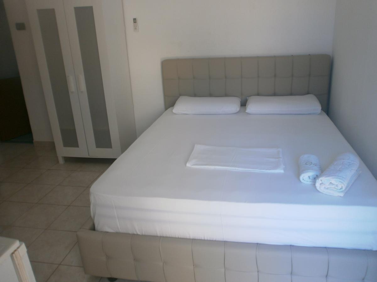 Mehilli Hotel Dhërmi Esterno foto