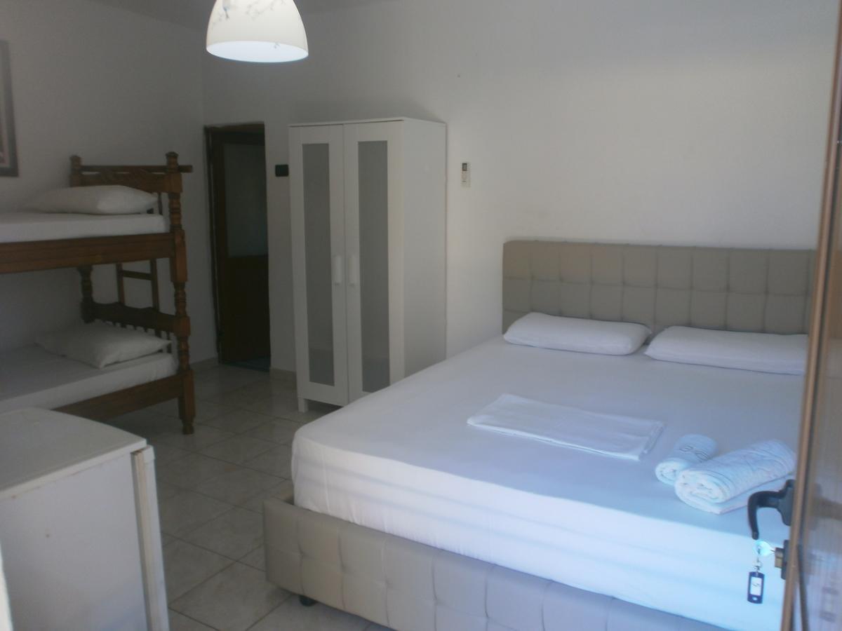 Mehilli Hotel Dhërmi Esterno foto