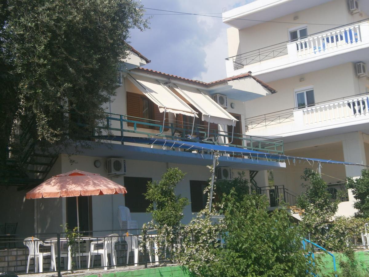 Mehilli Hotel Dhërmi Esterno foto